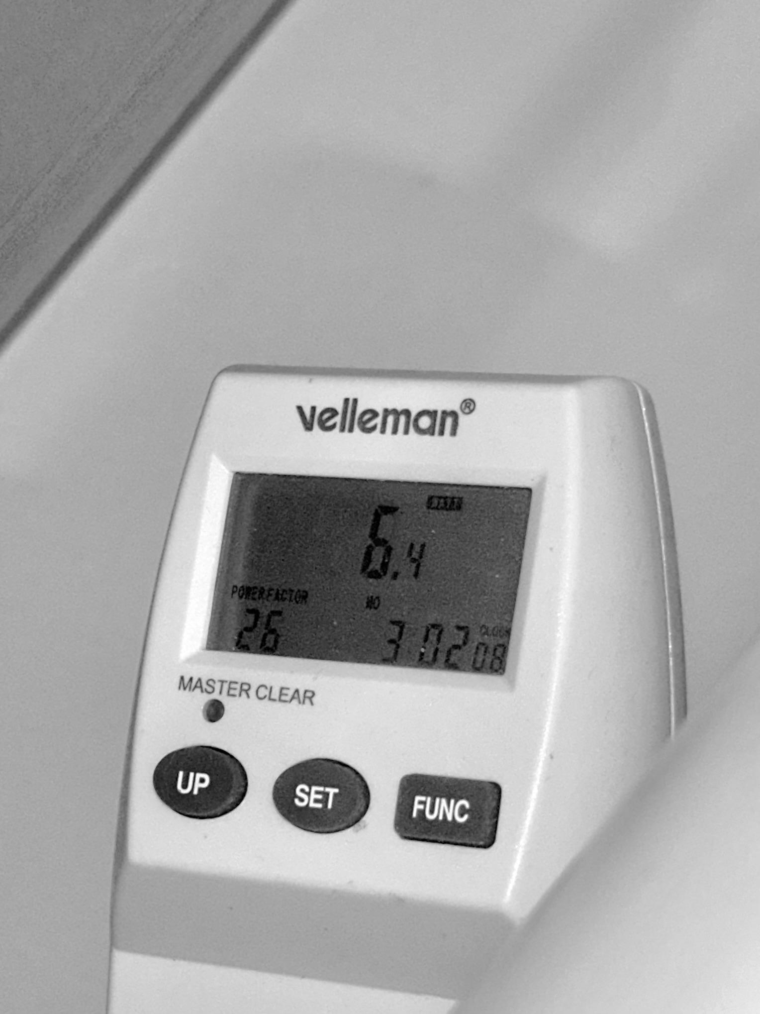 6.4W of peak consumption at the wall while idling